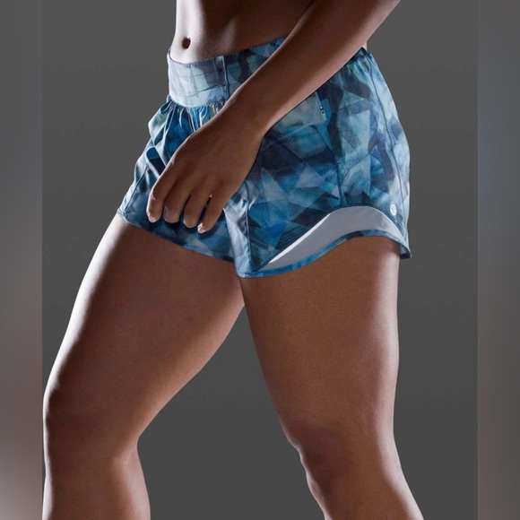 Lululemon Hotty Hot Short II Long 4” - City Shadow Blue Glow (Sz 8) - Picture 6 of 9